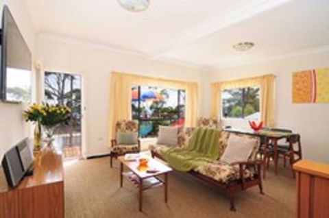 Retro Sands Beach House - Surfers Paradise Gold Coast 1