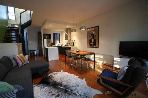 Two Five Zero / Richmond - Surfers Paradise Gold Coast 1