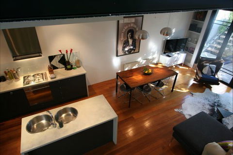 Two Five Zero / Richmond - Surfers Paradise Gold Coast 3