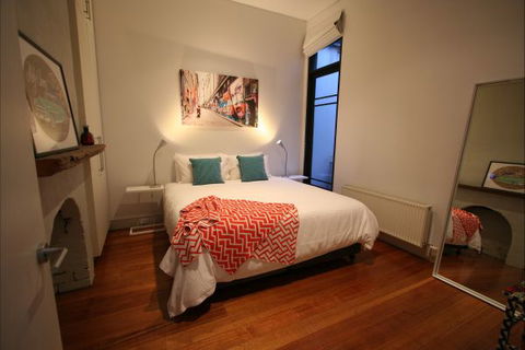 Two Five Zero / Richmond - Surfers Paradise Gold Coast 5