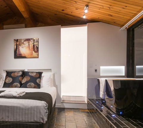 Waterfall Springs Retreat And Wildlife Sanctuary - Surfers Paradise Gold Coast 0