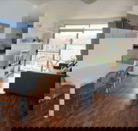 Beach Stay Mona Vale - Surfers Paradise Gold Coast