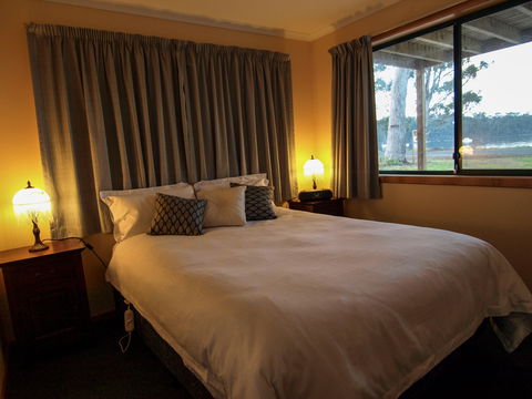 Burilda Waters - Surfers Paradise Gold Coast 2