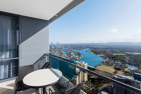 Meriton Suites Southport - Surfers Paradise Gold Coast 5