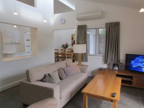 Moore Park Apartments - Surfers Paradise Gold Coast 1