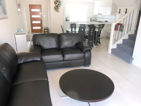 Oaklands Junction - Surfers Paradise Gold Coast 1