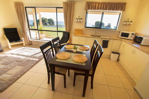 Pelican Perch Retreat - Surfers Paradise Gold Coast 4