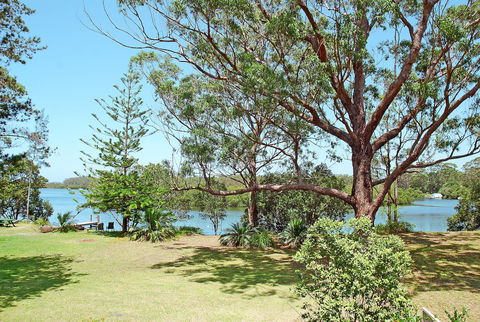 The Waterfront  Jervis Bay - Surfers Paradise Gold Coast 6