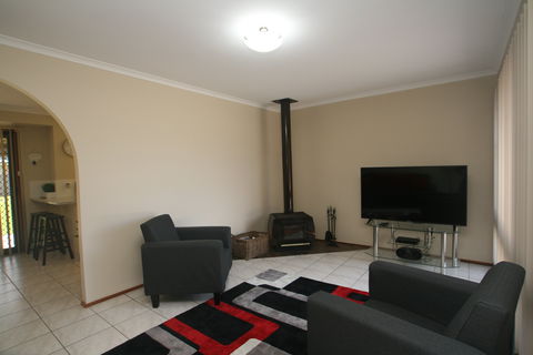 Badgee Holiday Home - Surfers Paradise Gold Coast 2
