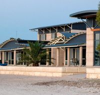 Baird Bay Ocean Eco Apartments - Surfers Paradise Gold Coast