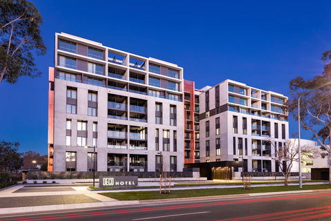 Deco Hotel Canberra - Surfers Paradise Gold Coast 3