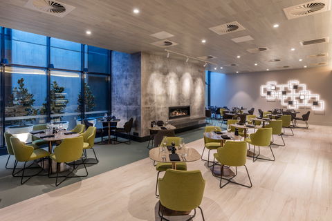 Deco Hotel Canberra - Surfers Paradise Gold Coast 5