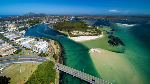 Forster Houseboat Hire - Surfers Paradise Gold Coast 1