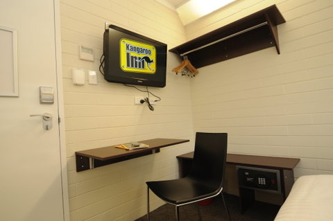 Kangaroo Inn - Surfers Paradise Gold Coast 1