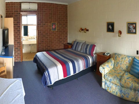 Milawa Motel - Surfers Paradise Gold Coast 1