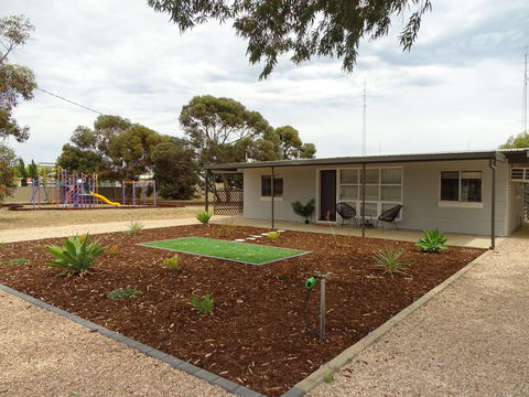 Play On Moontana - Surfers Paradise Gold Coast 0