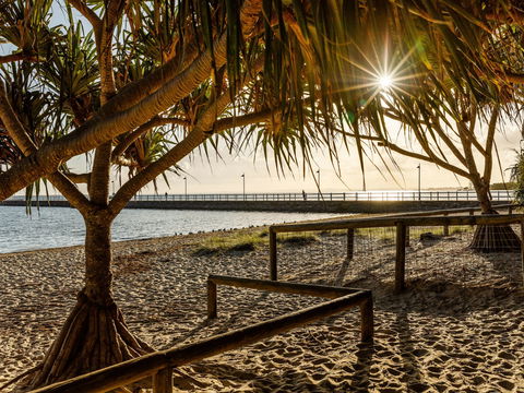 The Waterloo Bay Hotel - Surfers Paradise Gold Coast 1