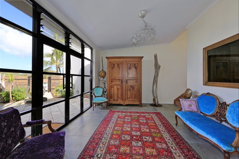 ZEN Beach Retreat - Surfers Paradise Gold Coast 8