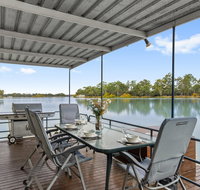 Boats and Bedzzz - The Murray Dream self-contained moored Houseboat - Surfers Paradise Gold Coast