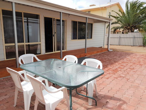 Cactus Hill - Surfers Paradise Gold Coast 1