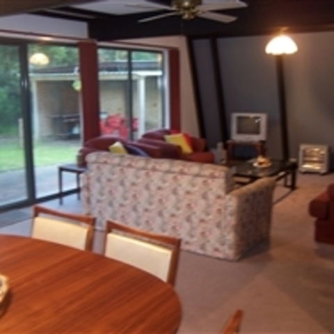 Century 21 SouthCoast: Pink Gums - Surfers Paradise Gold Coast 2