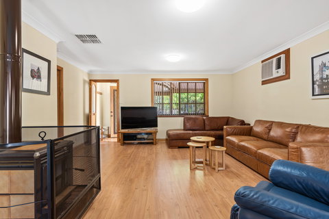 Century21 SouthCoast: Reef & Vines Port Noarlunga - Surfers Paradise Gold Coast 1