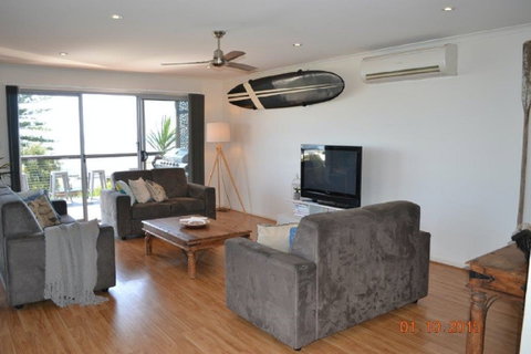 Cheers - Surfers Paradise Gold Coast 2