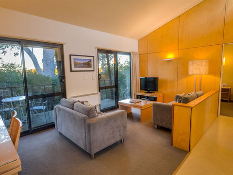 Cradle Mountain Wilderness Village - Surfers Paradise Gold Coast 1