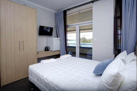 Lakes And Ocean Hotel - Surfers Paradise Gold Coast 2