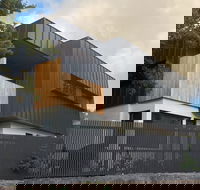 Lucent Art House  Stirling Curated Accommodation - Surfers Paradise Gold Coast