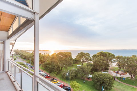Rockingham Apartments - Surfers Paradise Gold Coast 2