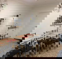 Rose Cottage Temora B and B - Surfers Paradise Gold Coast