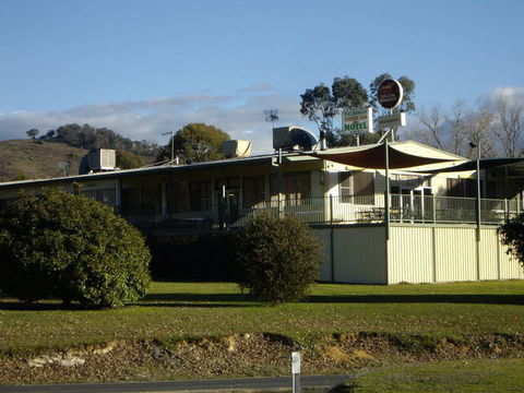 Talbingo Country Club - Surfers Paradise Gold Coast 0