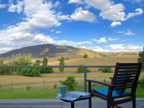 Adelong Valley Farm Stays - Moorallie Cottage - Surfers Paradise Gold Coast 0