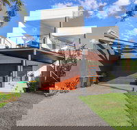 Bali St Beach House - Surfers Paradise Gold Coast