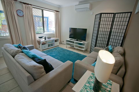 Beachside Gardens 5 - Surfers Paradise Gold Coast 0