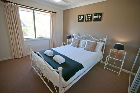 Beachside Gardens 5 - Surfers Paradise Gold Coast 1