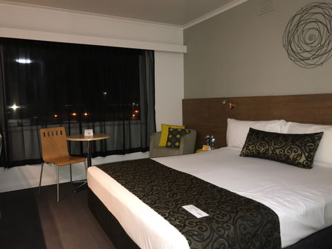 Burnie Central TownHouse Hotel - Surfers Paradise Gold Coast 2