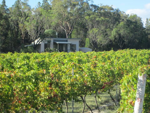 Just Red Wines Vineyard Cabins - Surfers Paradise Gold Coast 0