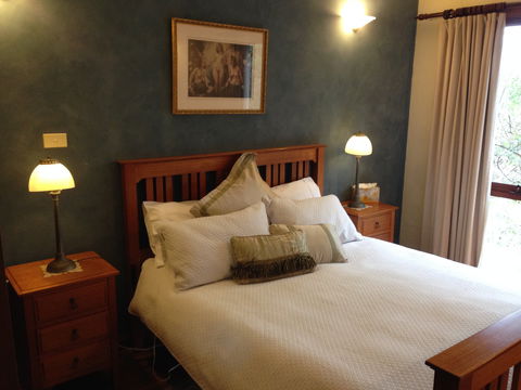 Studio Cottages Romantic Hideaway - Surfers Paradise Gold Coast 0
