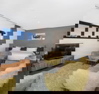 The Kingsford Brisbane Airport Hotel - Surfers Paradise Gold Coast