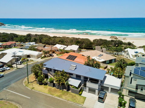 Watonga Rocks - Couple's Retreat - Surfers Paradise Gold Coast 0