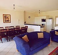 A Beachfront Villa Rockingham - Surfers Paradise Gold Coast
