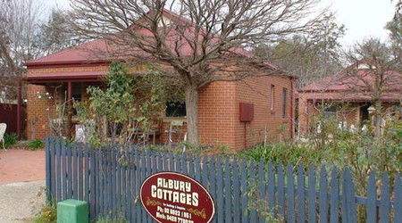 Albury Cottages - Surfers Paradise Gold Coast 0