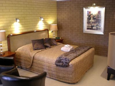 Estelle Kramer Motor Inn - Surfers Paradise Gold Coast 0