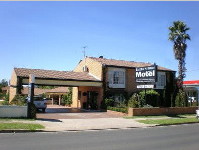 Estelle Kramer Motor Inn - Surfers Paradise Gold Coast 4