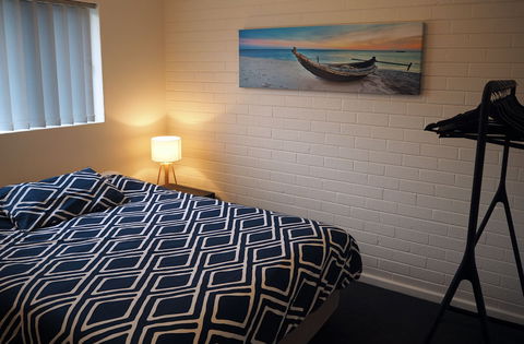 Budget Apartments Como South Perth - Surfers Paradise Gold Coast 4