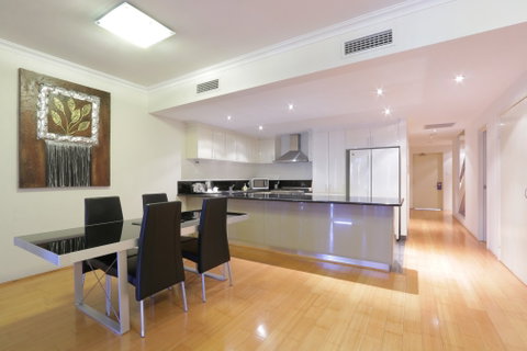 Antonas Verandah Apartments - Surfers Paradise Gold Coast 3