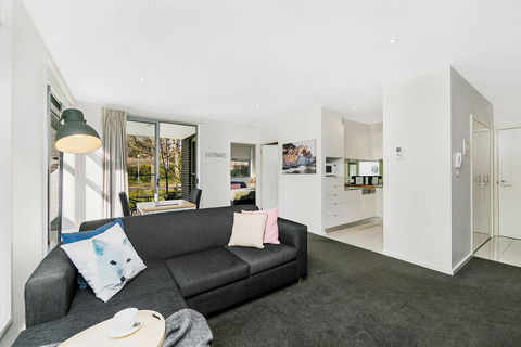 Canberra Furnished Accommodation - Surfers Paradise Gold Coast 0