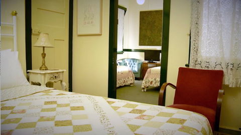 Chalet Guesthouse And Studio - Surfers Paradise Gold Coast 1